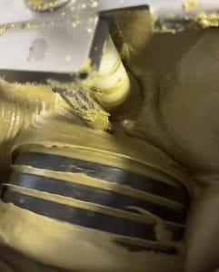 Kuglični mlin i melanžer za hladno mlevenje pistać putera na temperaturi ispod 45 stepeni